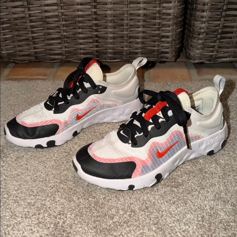 Nike Renew Lucent Kids Running Sneakers - White Team Orange Size 3.5 - Picture 3 of 7